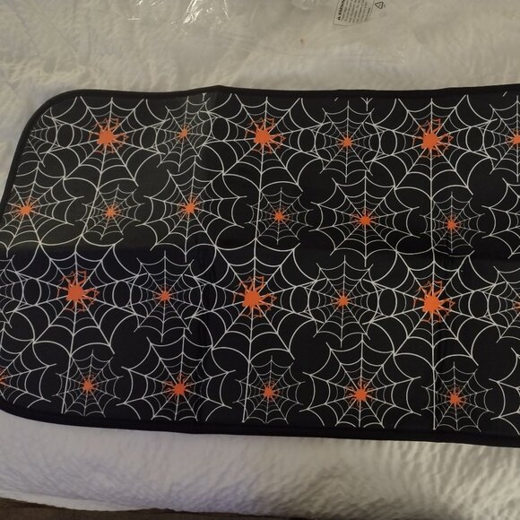 Spider, spider web, Halloween, Gothic themed floor or doormat new - Picture 1 of 3